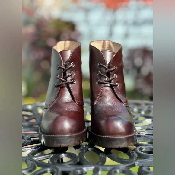 Guess (?) — Vintage Leather Ankle Laced-up Boot - Picture 6 of 6